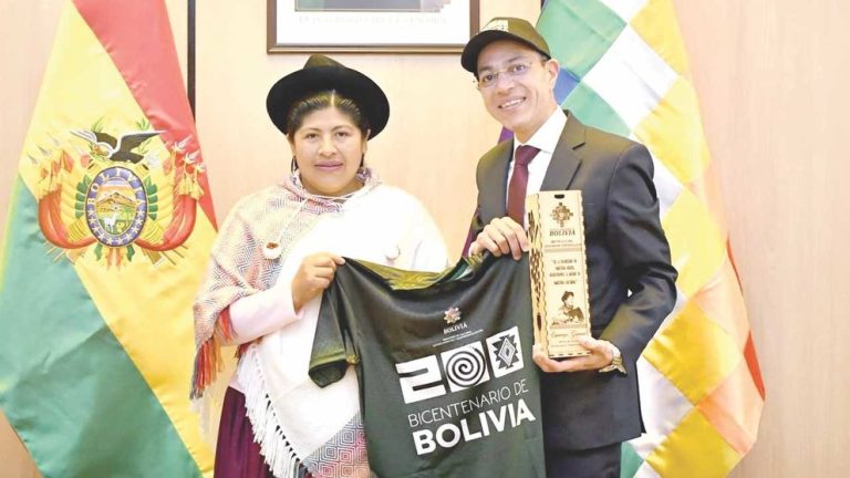 Bolivia y Egipto se reúnen y acuerdan una exposición itinerante