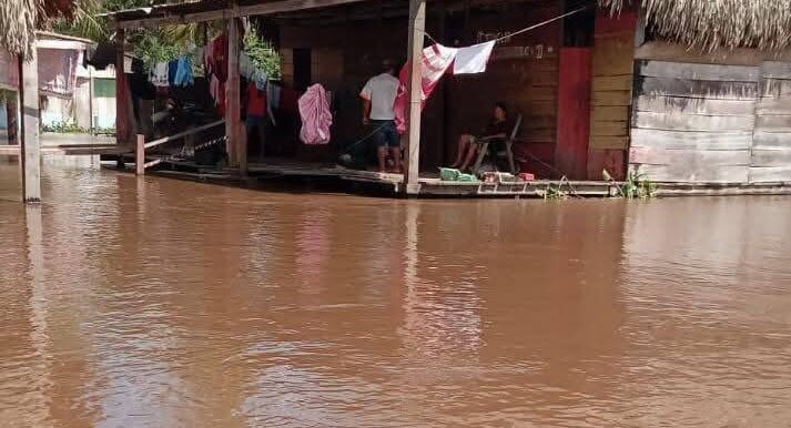 Al menos 4 comunidades afectadas y 49 familias afectadas en Reyes por desborde de río Negro